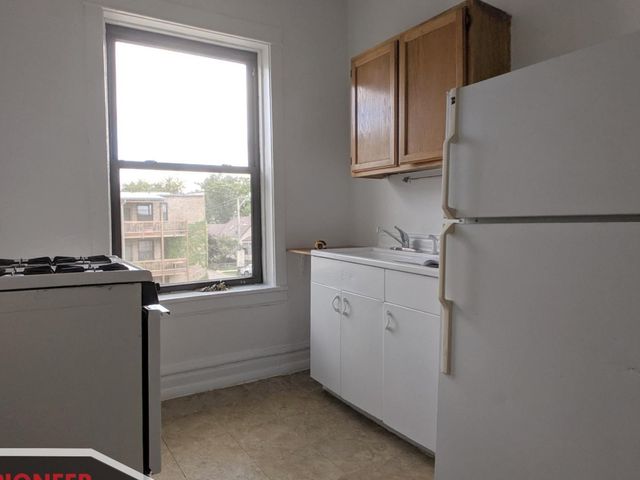 2518 N Kedzie Avenue 3W, Chicago, IL 60647