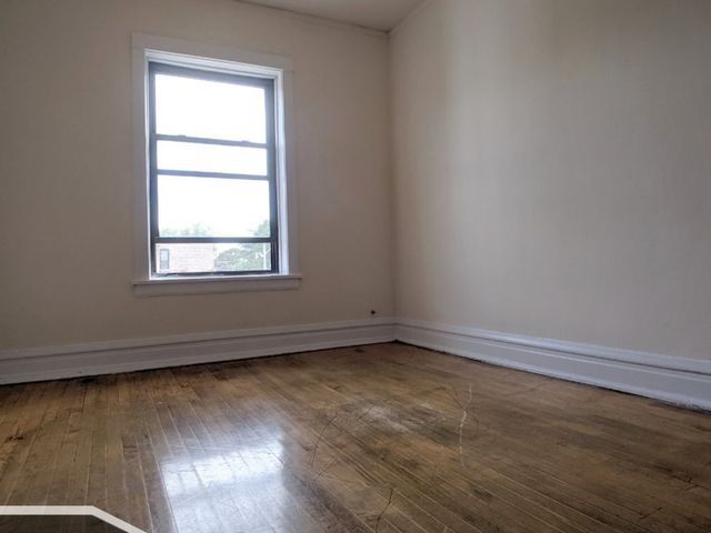 2518 N Kedzie Avenue 3W, Chicago, IL 60647
