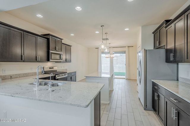 860 W Calle Nicoya, Sahuarita, AZ 85629