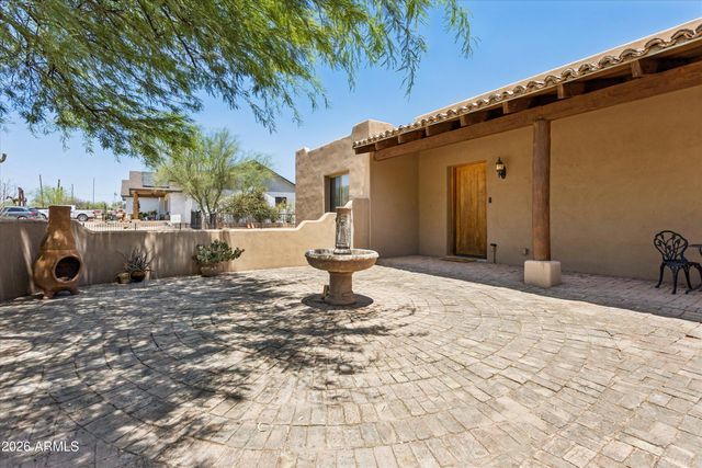 39507 N 10TH Street, Phoenix, AZ 85086