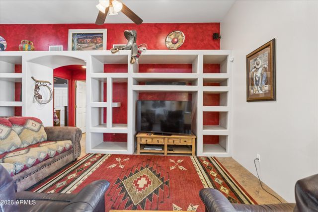 39507 N 10TH Street, Phoenix, AZ 85086