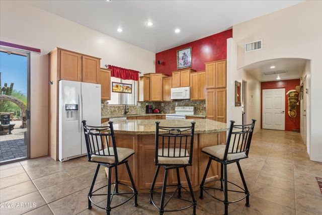 39507 N 10TH Street, Phoenix, AZ 85086