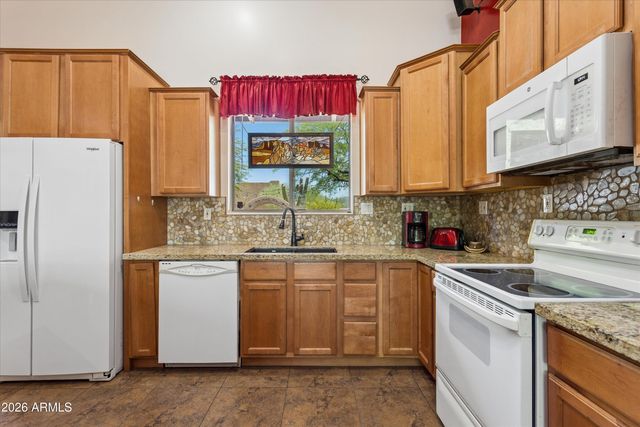 39507 N 10TH Street, Phoenix, AZ 85086