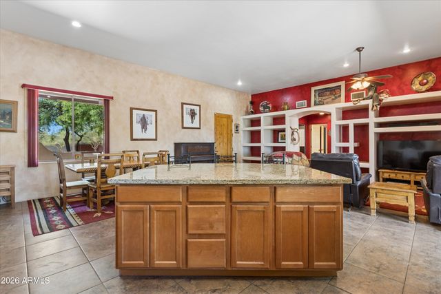 39507 N 10TH Street, Phoenix, AZ 85086