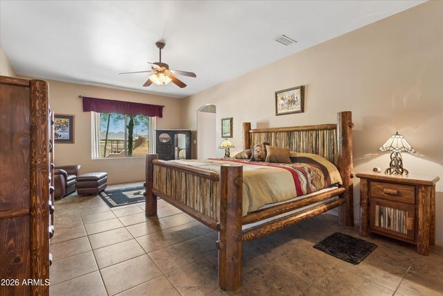 39507 N 10TH Street, Phoenix, AZ 85086