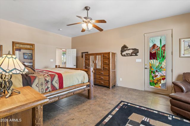 39507 N 10TH Street, Phoenix, AZ 85086