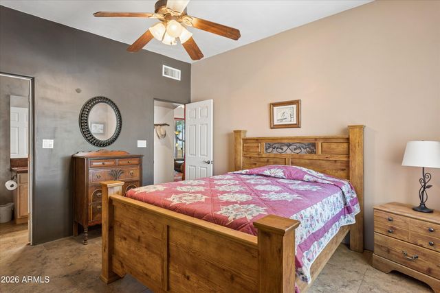 39507 N 10TH Street, Phoenix, AZ 85086