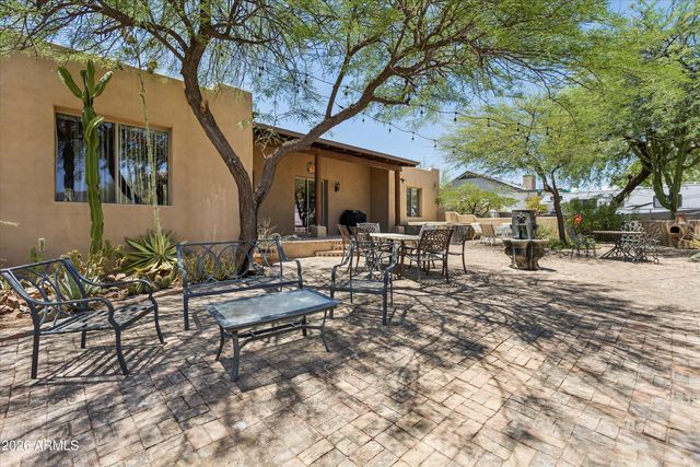 39507 N 10TH Street, Phoenix, AZ 85086
