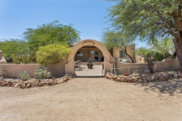 39507 N 10TH Street, Phoenix, AZ 85086