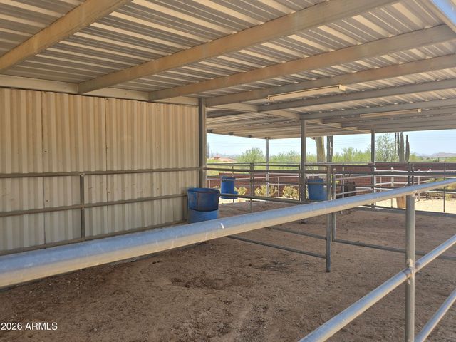 39507 N 10TH Street, Phoenix, AZ 85086