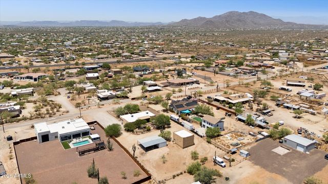 39507 N 10TH Street, Phoenix, AZ 85086