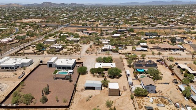 39507 N 10TH Street, Phoenix, AZ 85086