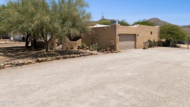 39507 N 10TH Street, Phoenix, AZ 85086