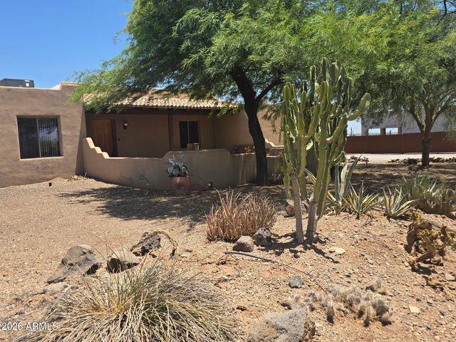 39507 N 10TH Street, Phoenix, AZ 85086