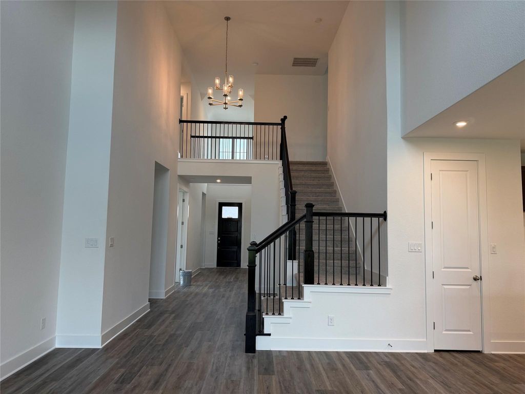 405 Texas Sky DR, Georgetown, TX 78628