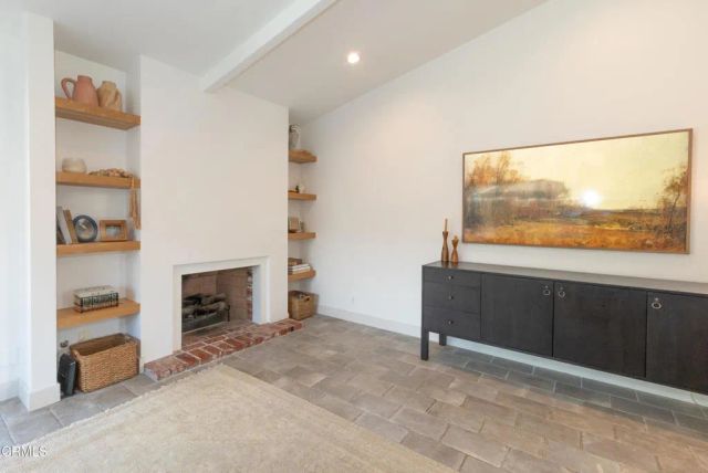 4363 Milpas Street, Camarillo, CA 93012