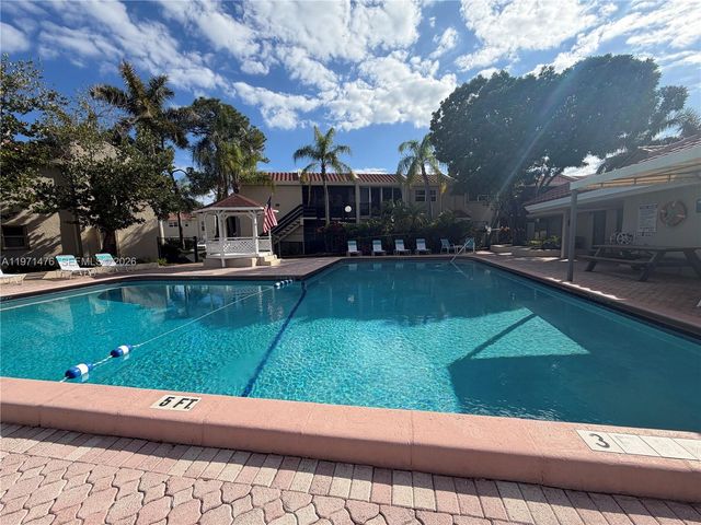 5270 NE 6th Ave E29, Oakland Park, FL 33334