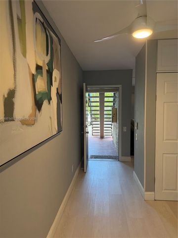 5270 NE 6th Ave E29, Oakland Park, FL 33334