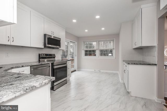 26 SHAMROCK HILL LN, Malvern, PA 19355