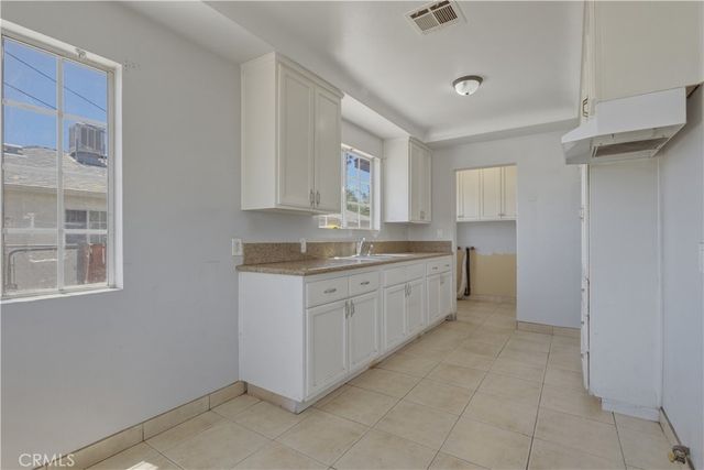 1564 Genevieve, San Bernardino, CA 92405