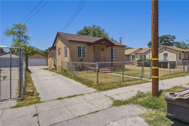 1564 Genevieve, San Bernardino, CA 92405