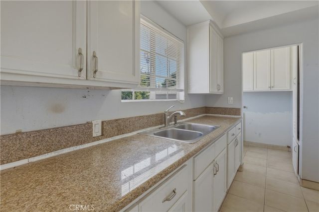 1564 Genevieve, San Bernardino, CA 92405