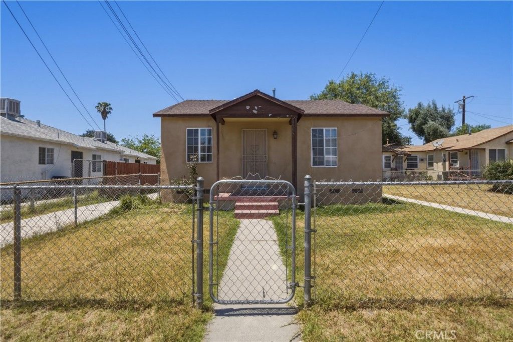 1564 Genevieve, San Bernardino, CA 92405