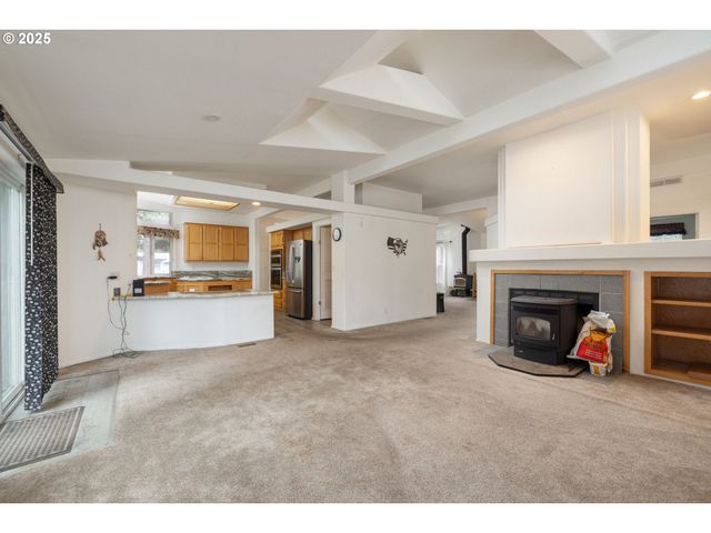 15728 EASTWIND Ct, La Pine, OR 97739