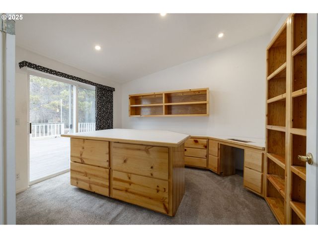 15728 EASTWIND Ct, La Pine, OR 97739