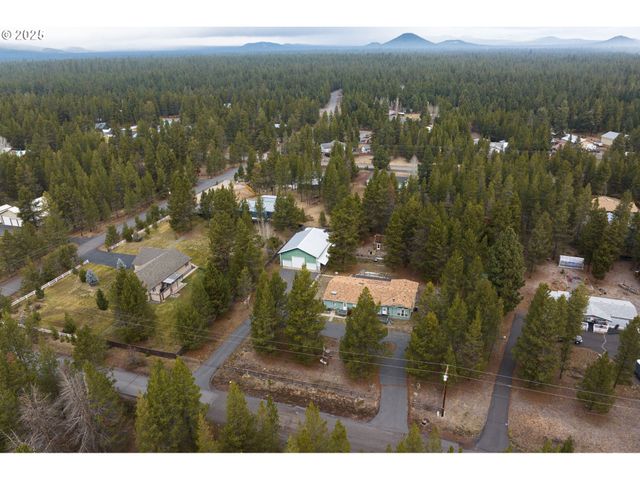 15728 EASTWIND Ct, La Pine, OR 97739