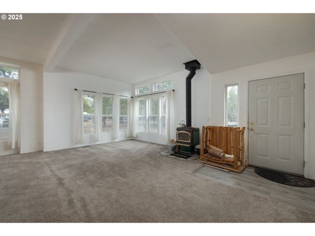 15728 EASTWIND Ct, La Pine, OR 97739