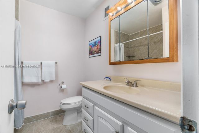 5300 Washington St J115, Hollywood, FL 33021