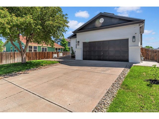 5564 Laredo St, Denver, CO 80239