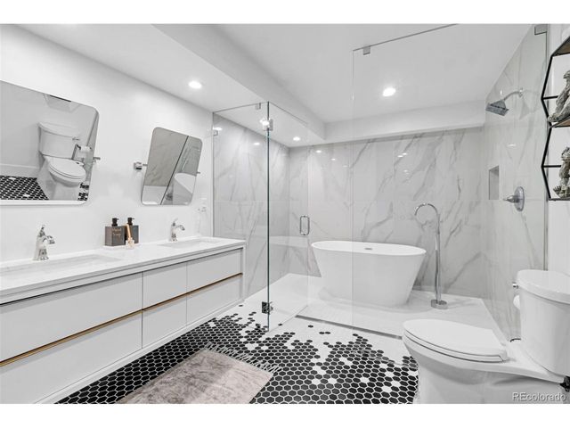 5564 Laredo St, Denver, CO 80239