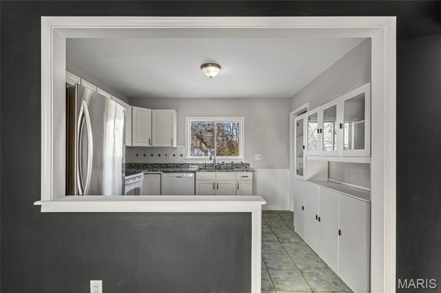 835 N Forest Avenue, Webster Groves, MO 63119