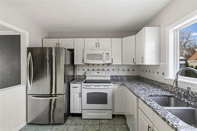 835 N Forest Avenue, Webster Groves, MO 63119