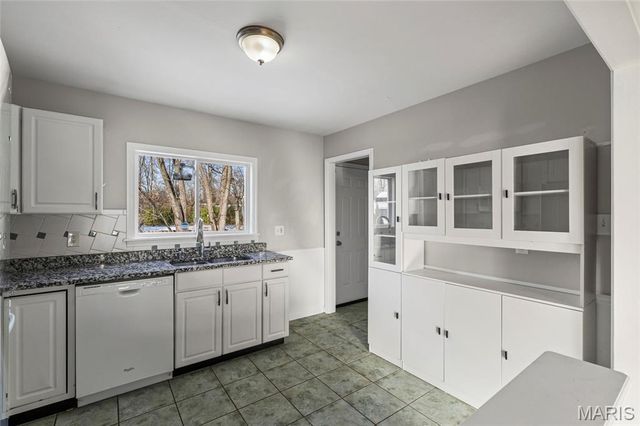 835 N Forest Avenue, Webster Groves, MO 63119