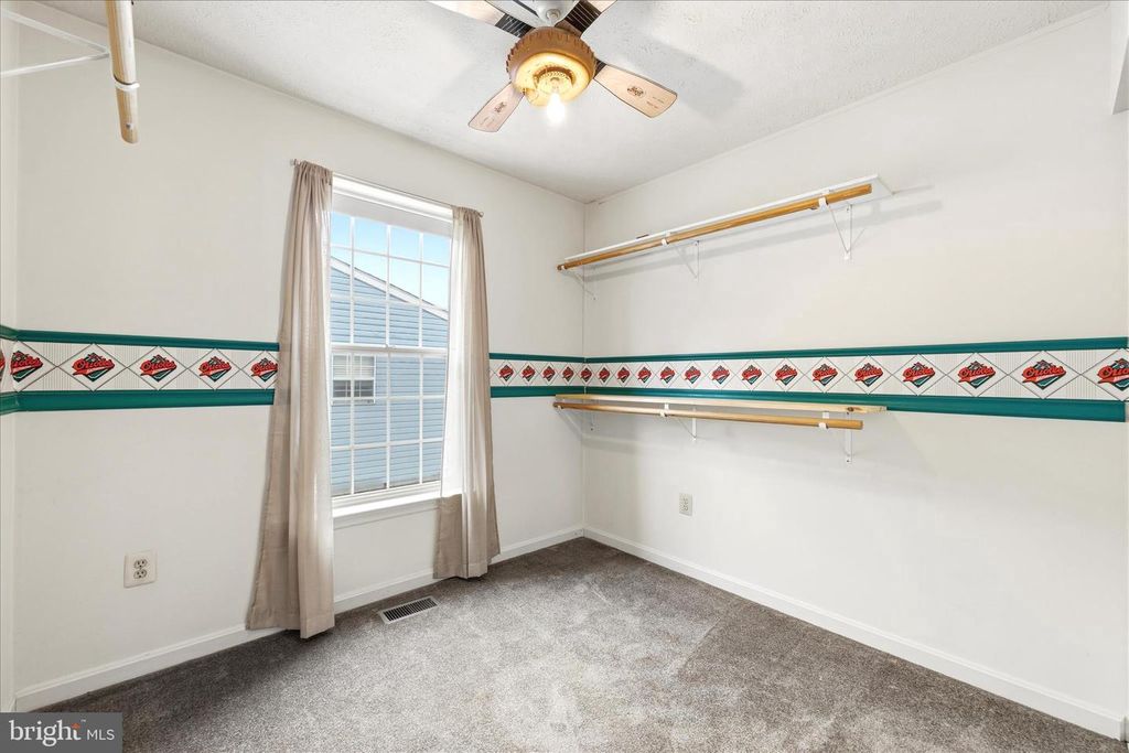 Image 16 of property listing at 810 205TH ST, Pasadena, MD 21122