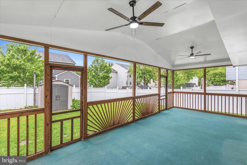 Image 33 of property listing at 810 205TH ST, Pasadena, MD 21122