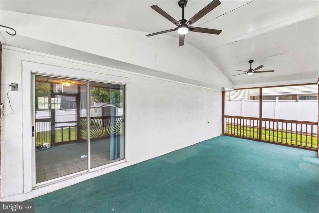 Image 34 of property listing at 810 205TH ST, Pasadena, MD 21122
