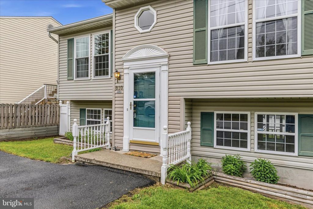 Image 41 of property listing at 810 205TH ST, Pasadena, MD 21122
