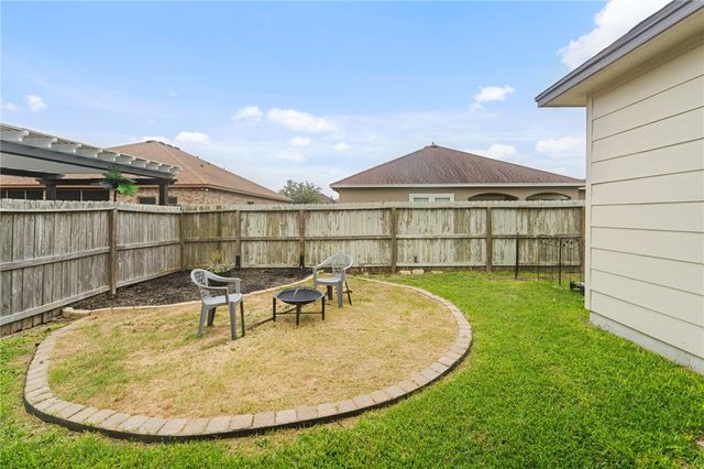6913 Round Table St, Corpus Christi, TX 78414