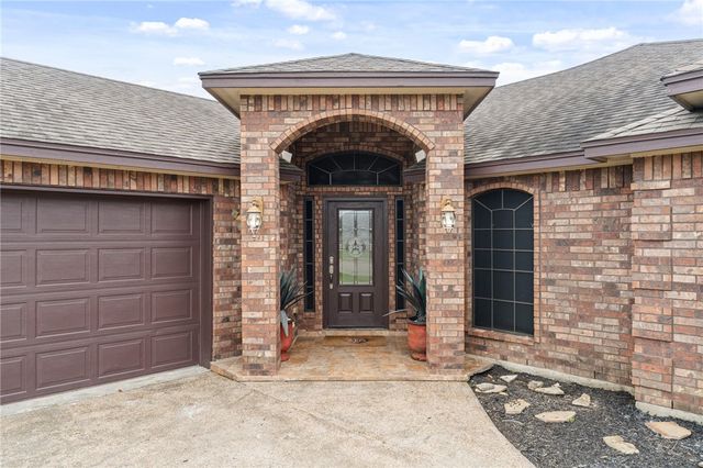6913 Round Table St, Corpus Christi, TX 78414