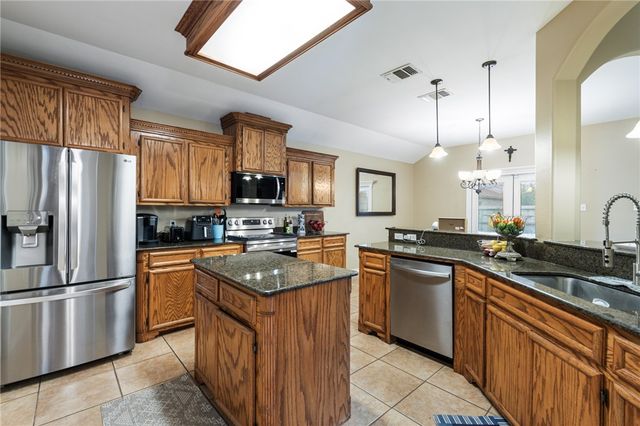 6913 Round Table St, Corpus Christi, TX 78414