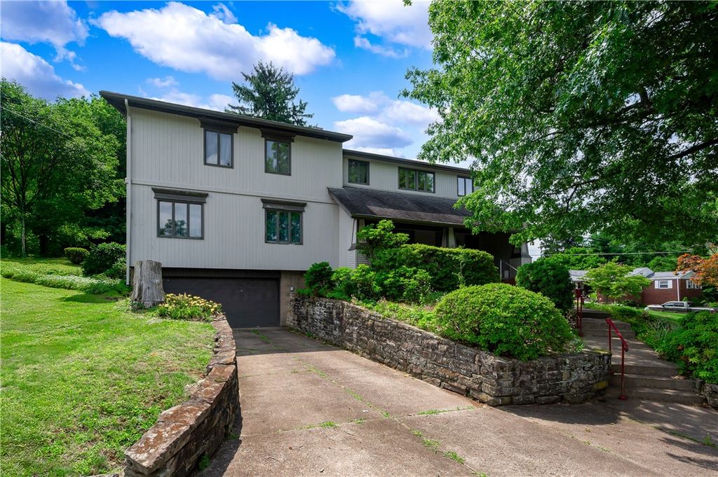 221 Sunset Dr., Wilkins Twp, PA 15235