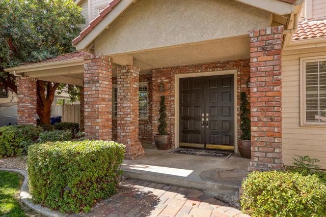 2705 Lake Front Ct, Modesto, CA 95355