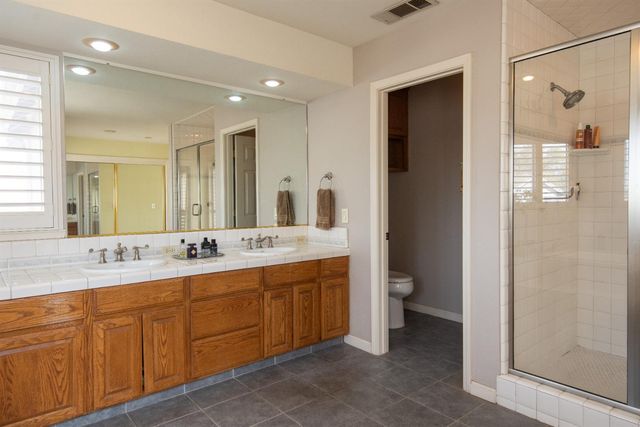 2705 Lake Front Ct, Modesto, CA 95355