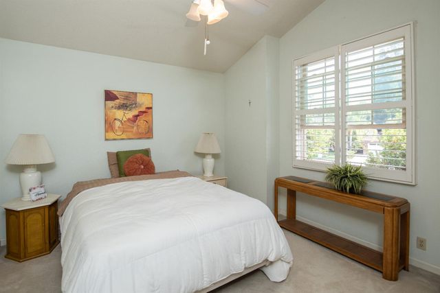 2705 Lake Front Ct, Modesto, CA 95355