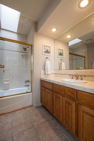 2705 Lake Front Ct, Modesto, CA 95355