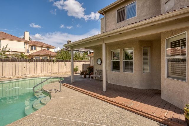 2705 Lake Front Ct, Modesto, CA 95355